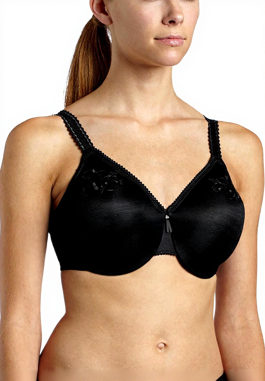 Soutien-gorge Wacoal Slimline Seamless porté sous un vêtement moulant