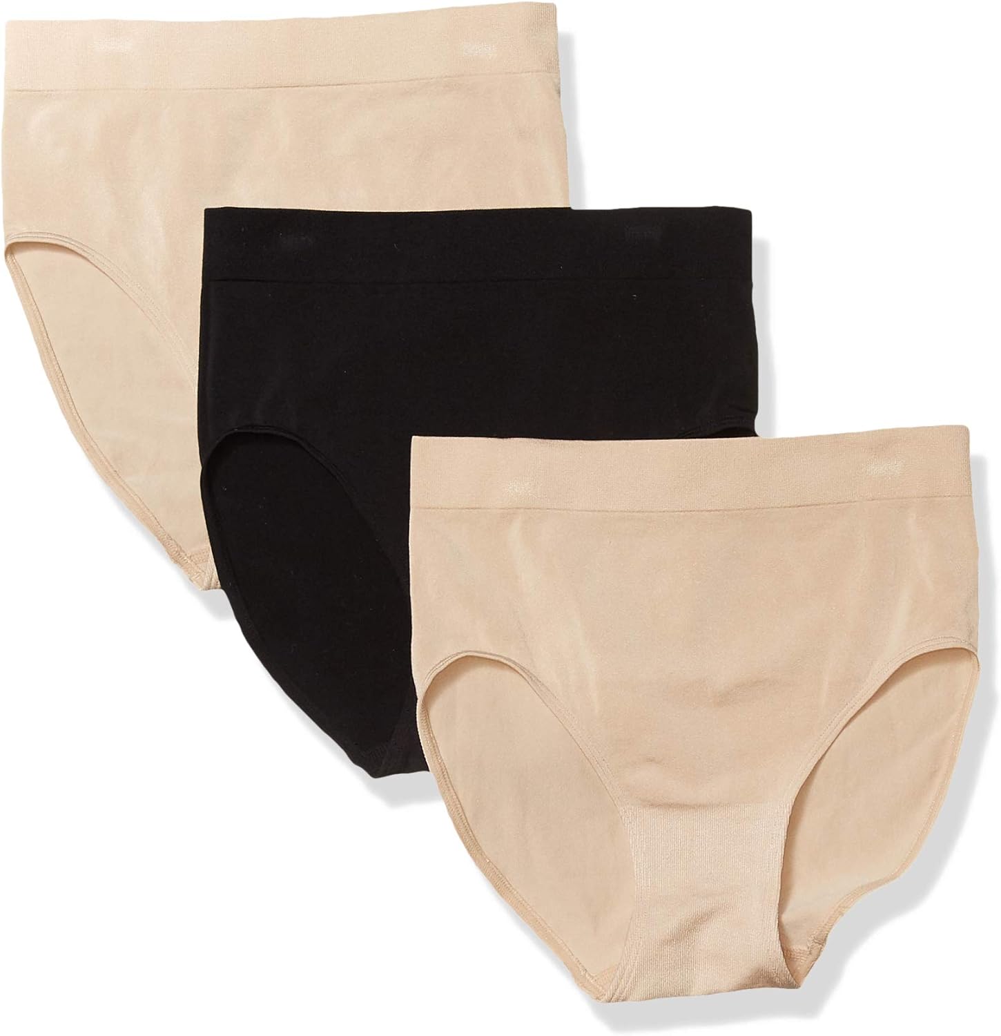 Slip sans couture Wacoal porté sous un vêtement léger